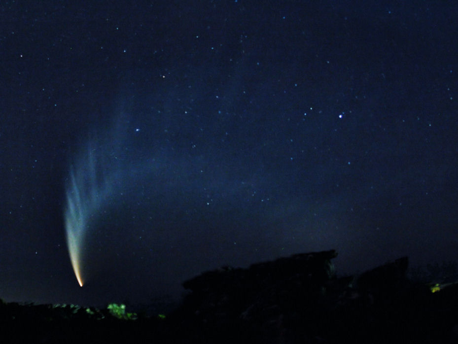 06_cometa-McNaught_TableMountain_20070121_PiergiorgioCusinato-AlfonsoPocchiesa